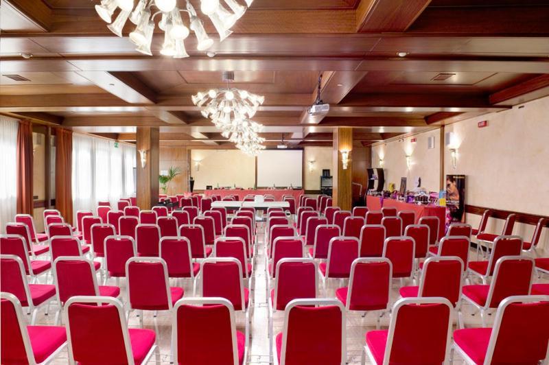 Hotel Al Pino Verde กัมโปซัมปิเอโร ภายนอก รูปภาพ