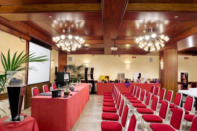 Hotel Al Pino Verde กัมโปซัมปิเอโร ภายนอก รูปภาพ