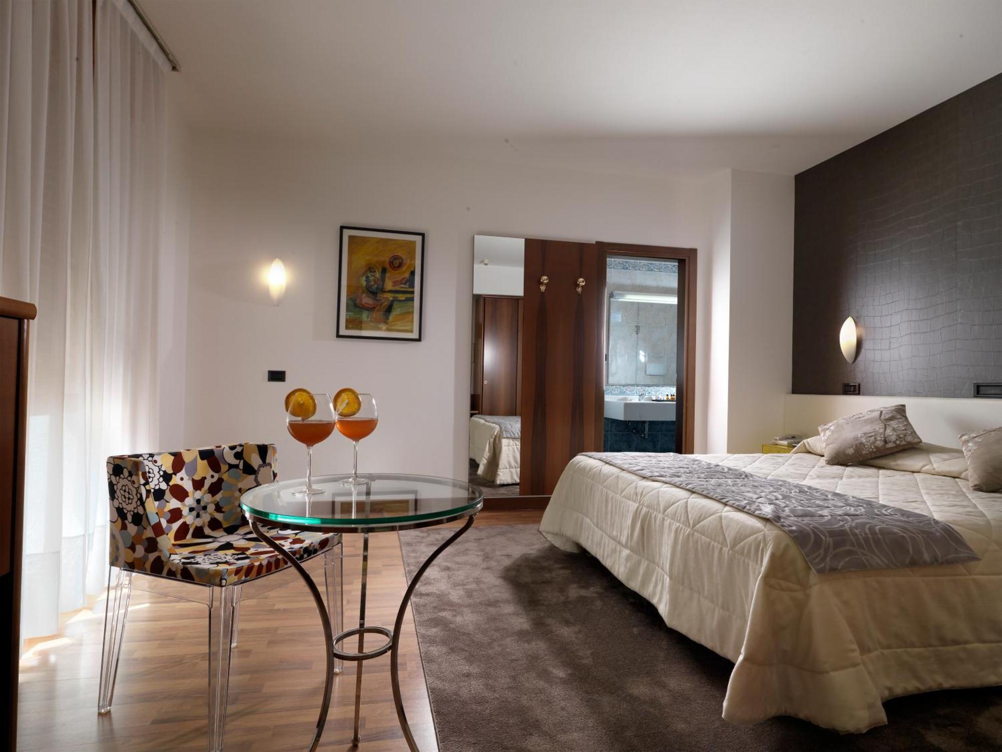 Hotel Al Pino Verde กัมโปซัมปิเอโร ภายนอก รูปภาพ