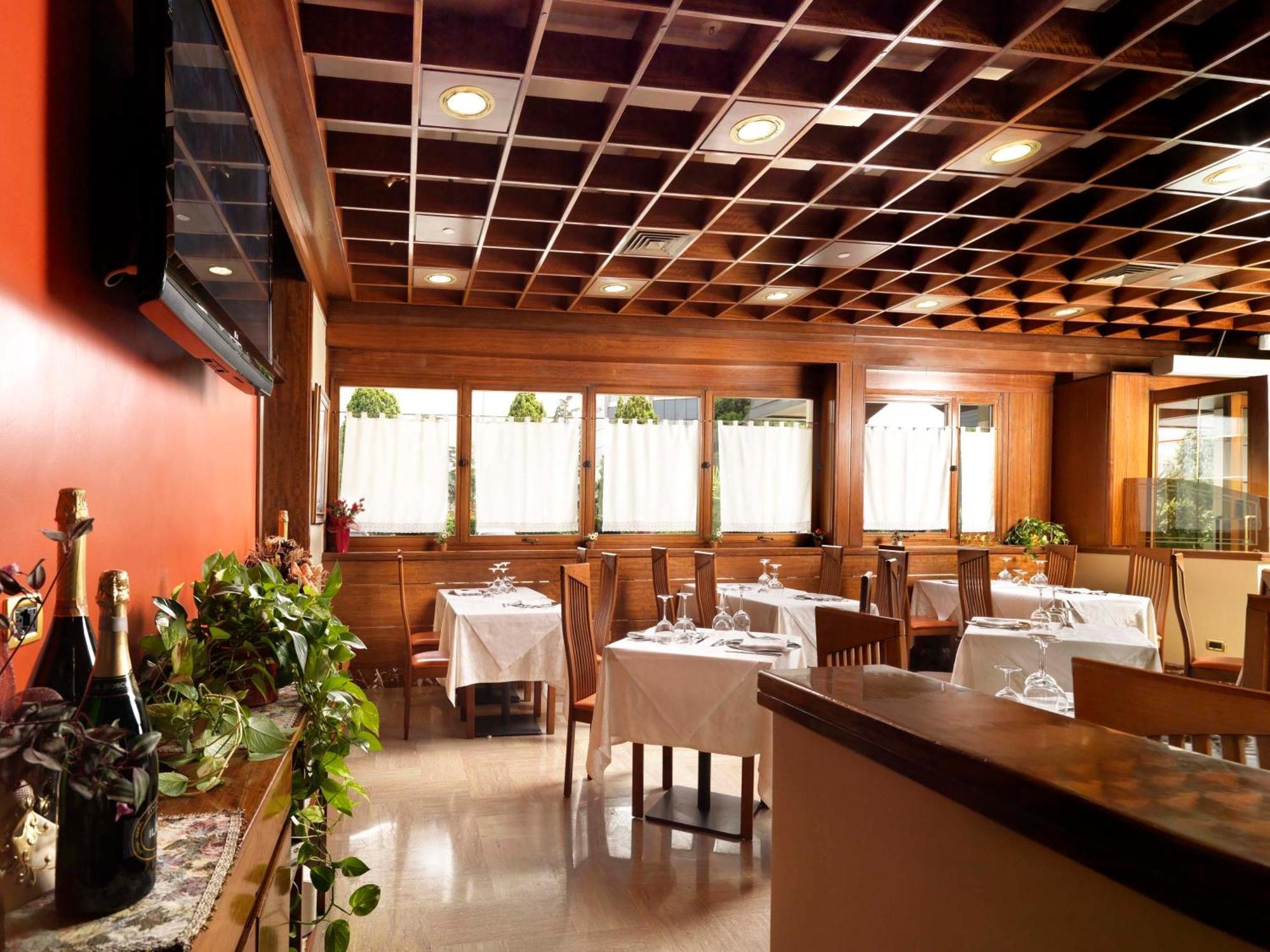 Hotel Al Pino Verde กัมโปซัมปิเอโร ภายนอก รูปภาพ
