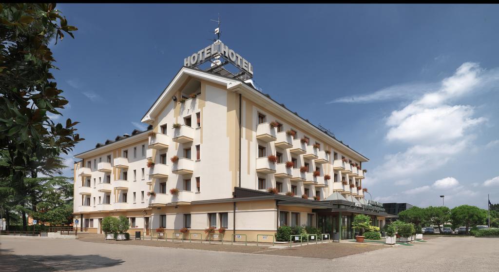 Hotel Al Pino Verde กัมโปซัมปิเอโร ภายนอก รูปภาพ