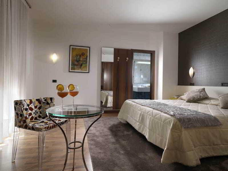 Hotel Al Pino Verde กัมโปซัมปิเอโร ภายนอก รูปภาพ